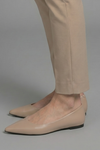 Women's Refined Leather Ballet Flats with Pointed Toe and V-Shaped Opening for Everyday Use